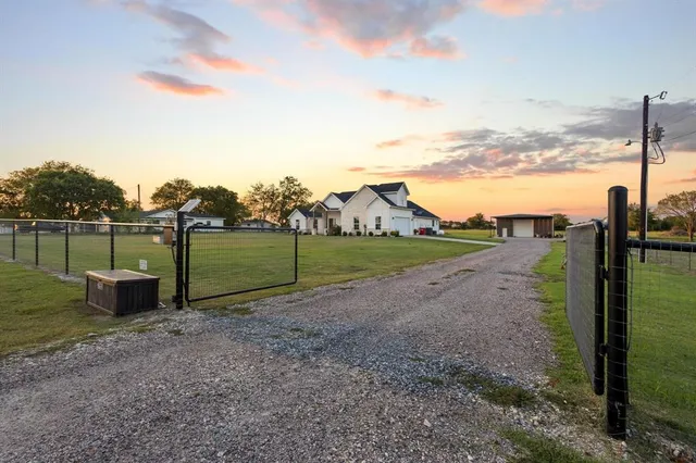 $745,000 | 395 Wortham Road, Whitewright, TX 75491