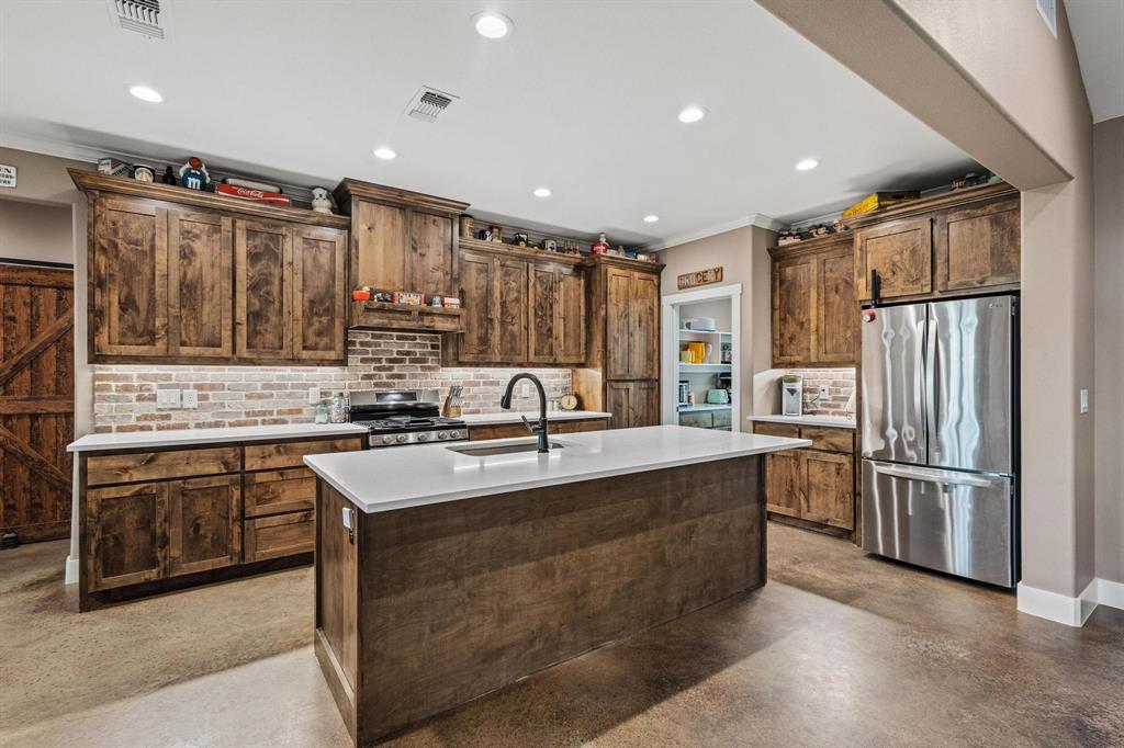 395 Wortham Road Whitewright, TX 75491 - Photo 10 of 33