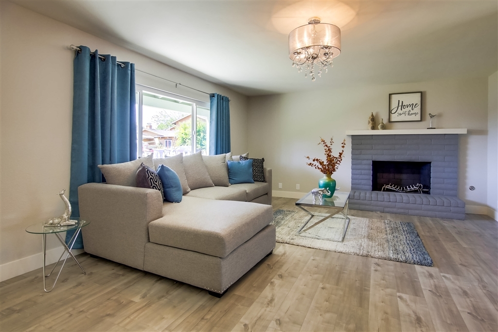 13315 Rollin Glen Road Poway, CA 92064 - Photo 4 of 14 Gallery Image 4