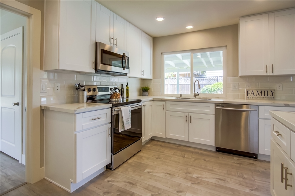 13315 Rollin Glen Road Poway, CA 92064 - Photo 6 of 14 Gallery Image 6