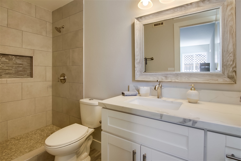 13315 Rollin Glen Road Poway, CA 92064 - Photo 8 of 14 Gallery Image 8