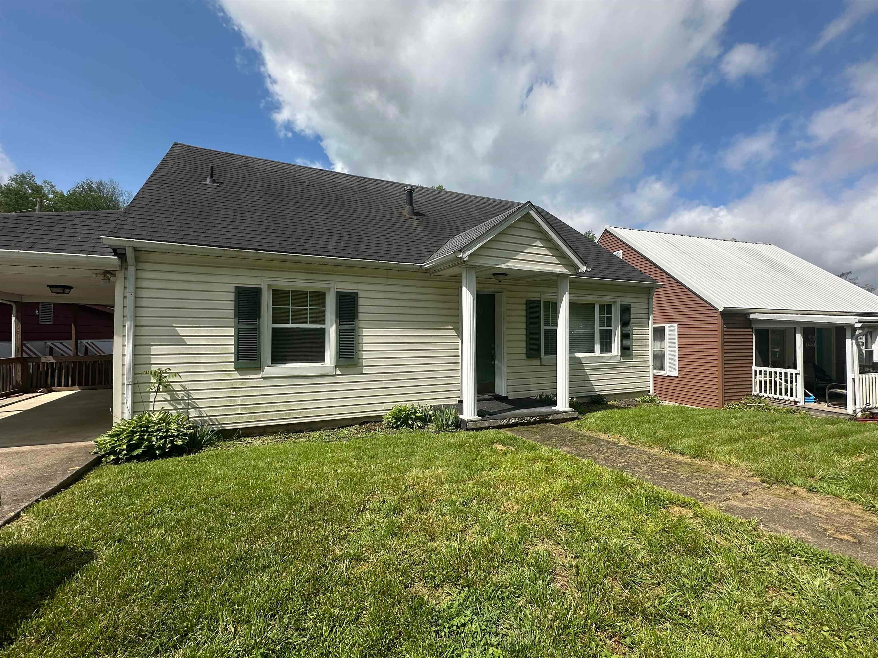 1269 Waco Road Huntington, WV 25701 - Photo 2 of 20 Gallery Image 2