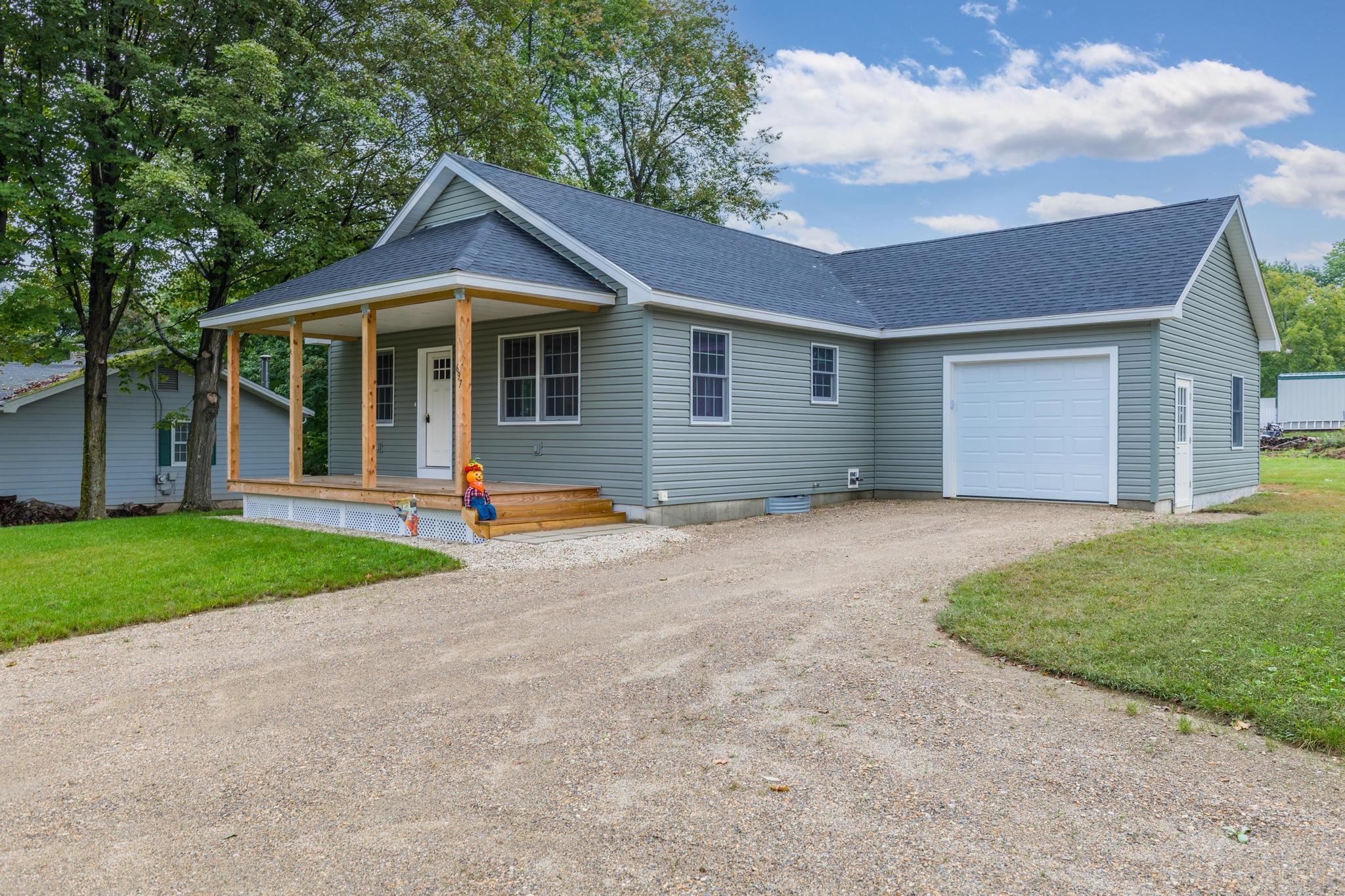 697 Portland Street Rochester, NH 03868 - Photo 1 of 24