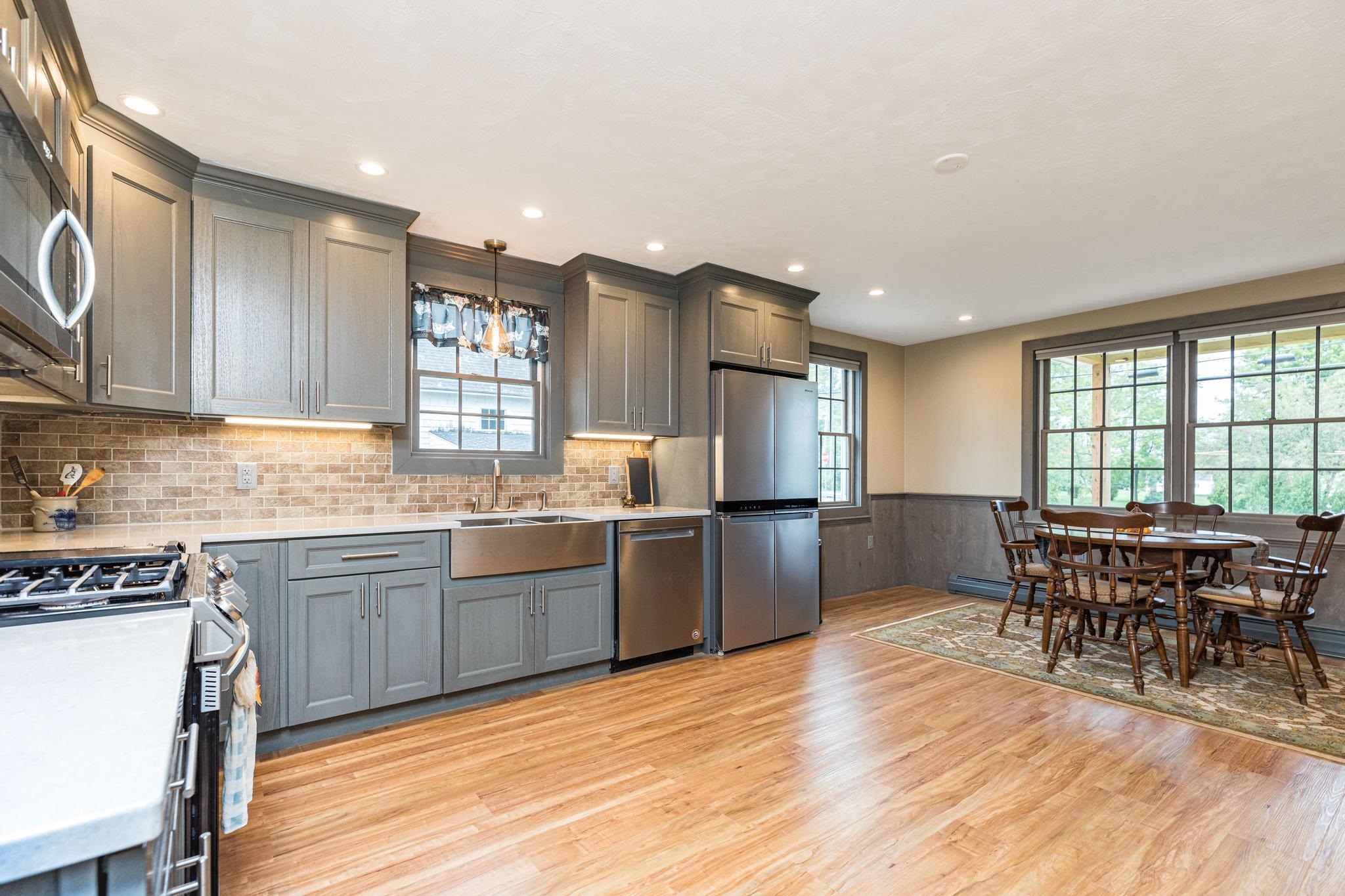 697 Portland Street Rochester, NH 03868 - Photo 3 of 24