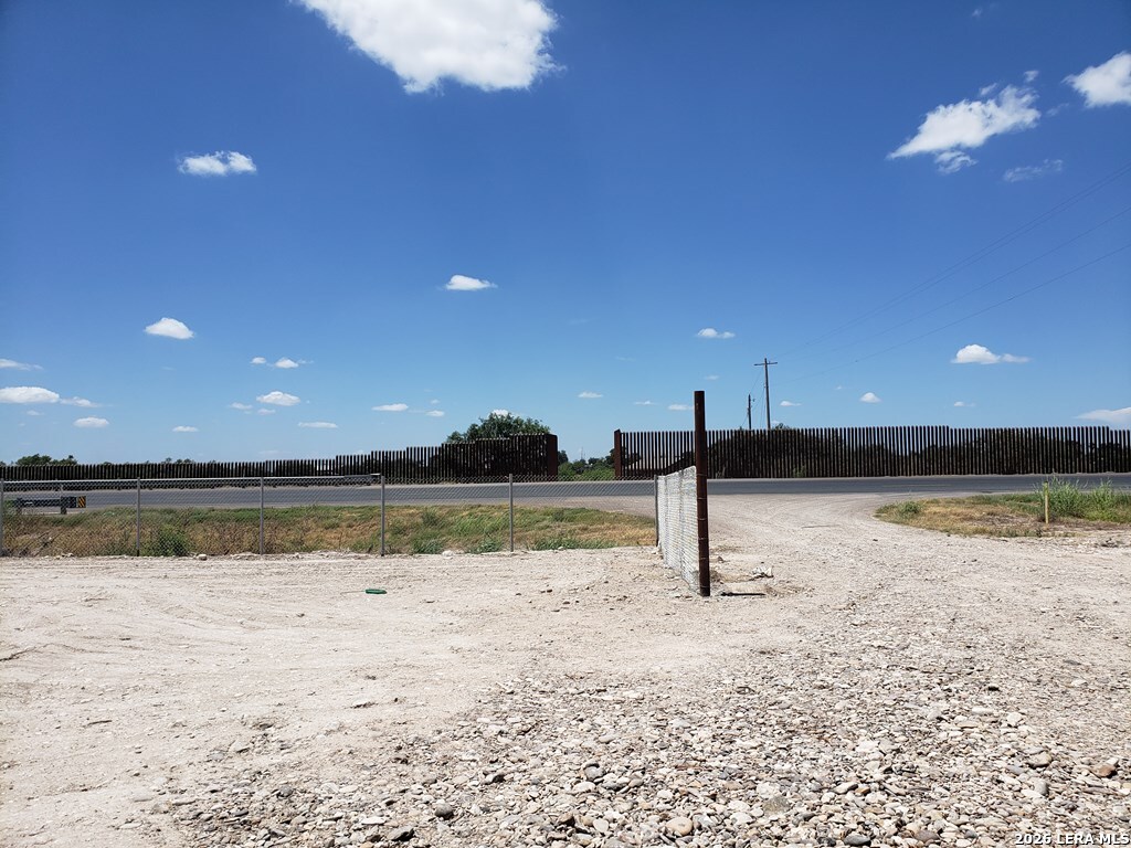 1157 State Loop 480, Unit 2 Eagle Pass, TX 78852 - Photo 14 of 23