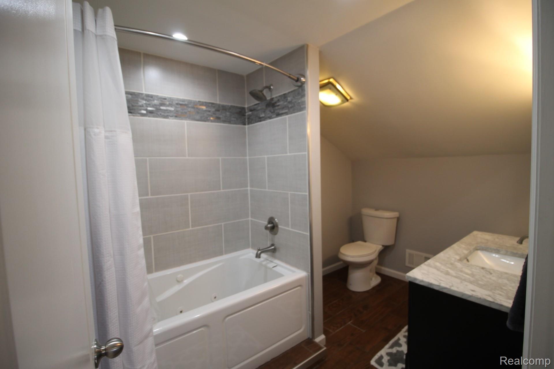 44108 Utica Road Utica, MI 48317 - Photo 21 of 27 IMG_8495.JPG