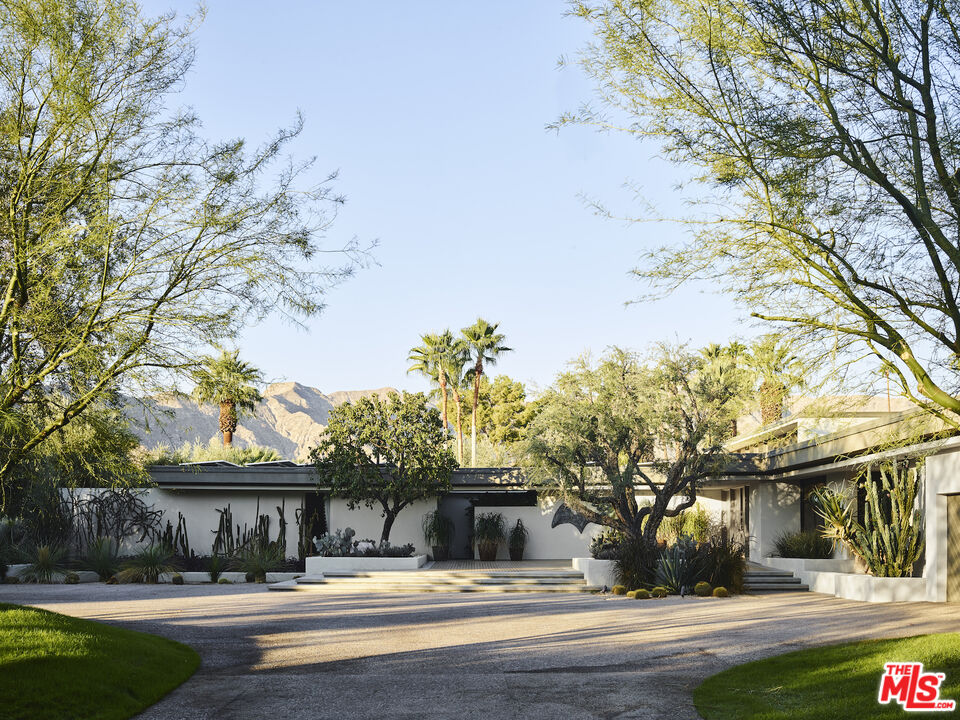 40471 Sand Dune Road Rancho Mirage, CA 92270 - Photo 2 of 42 Gallery Image 2