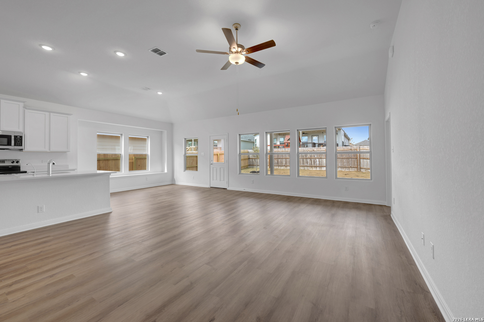 1164 Limestone Ridge Seguin, TX 78155 - Photo 15 of 48