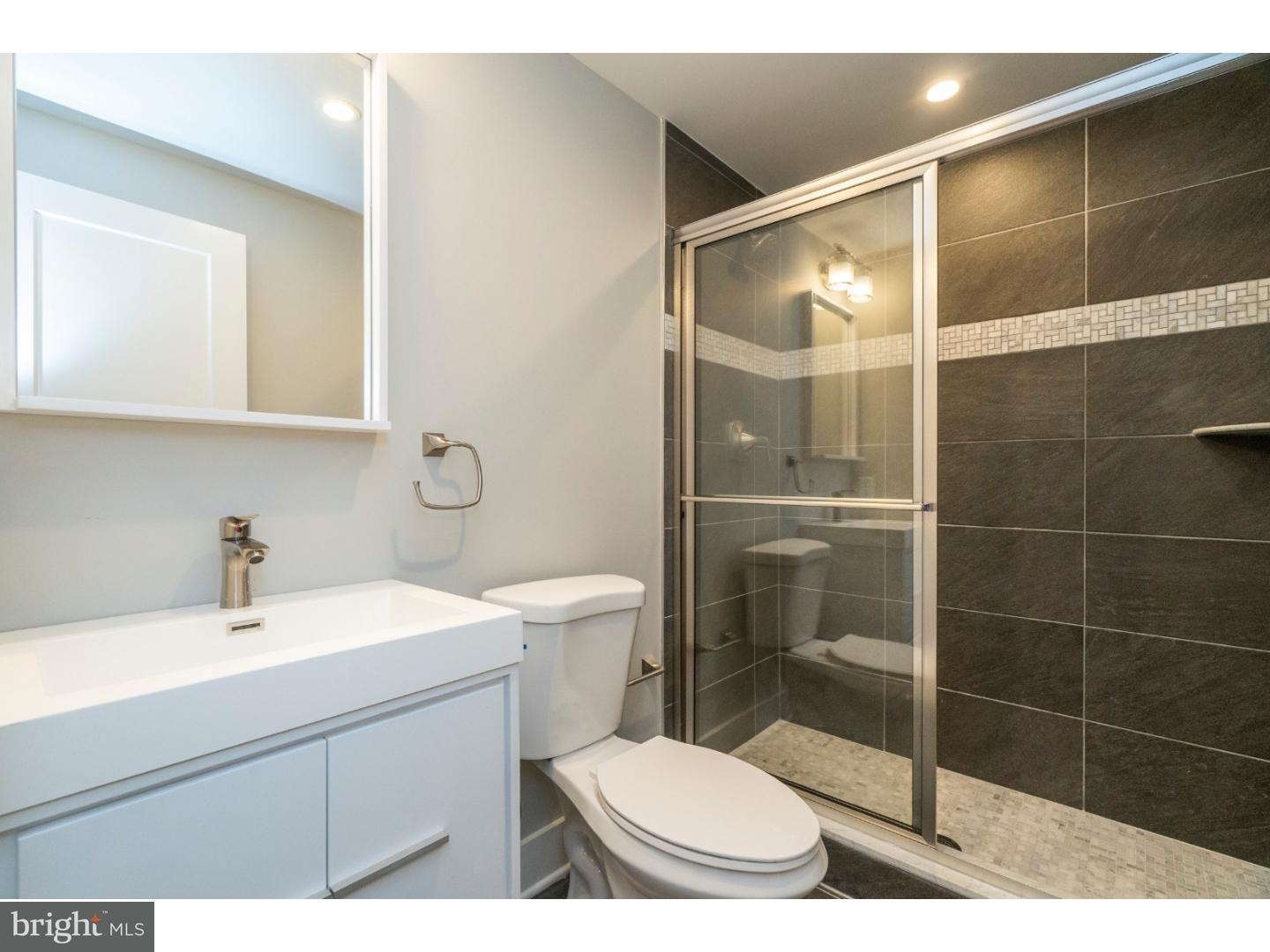 2057 Tasker Street Philadelphia, PA 19145 - Photo 23 of 25