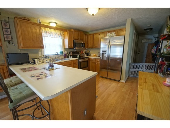26 Wright Road Derry, NH 03038 - Photo 10 of 28