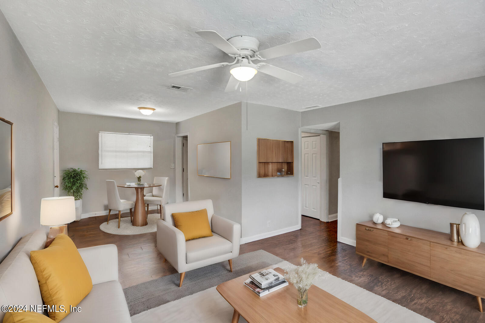10618 Lone Star Road Jacksonville, FL 32225 - Photo 4 of 26 Living Area