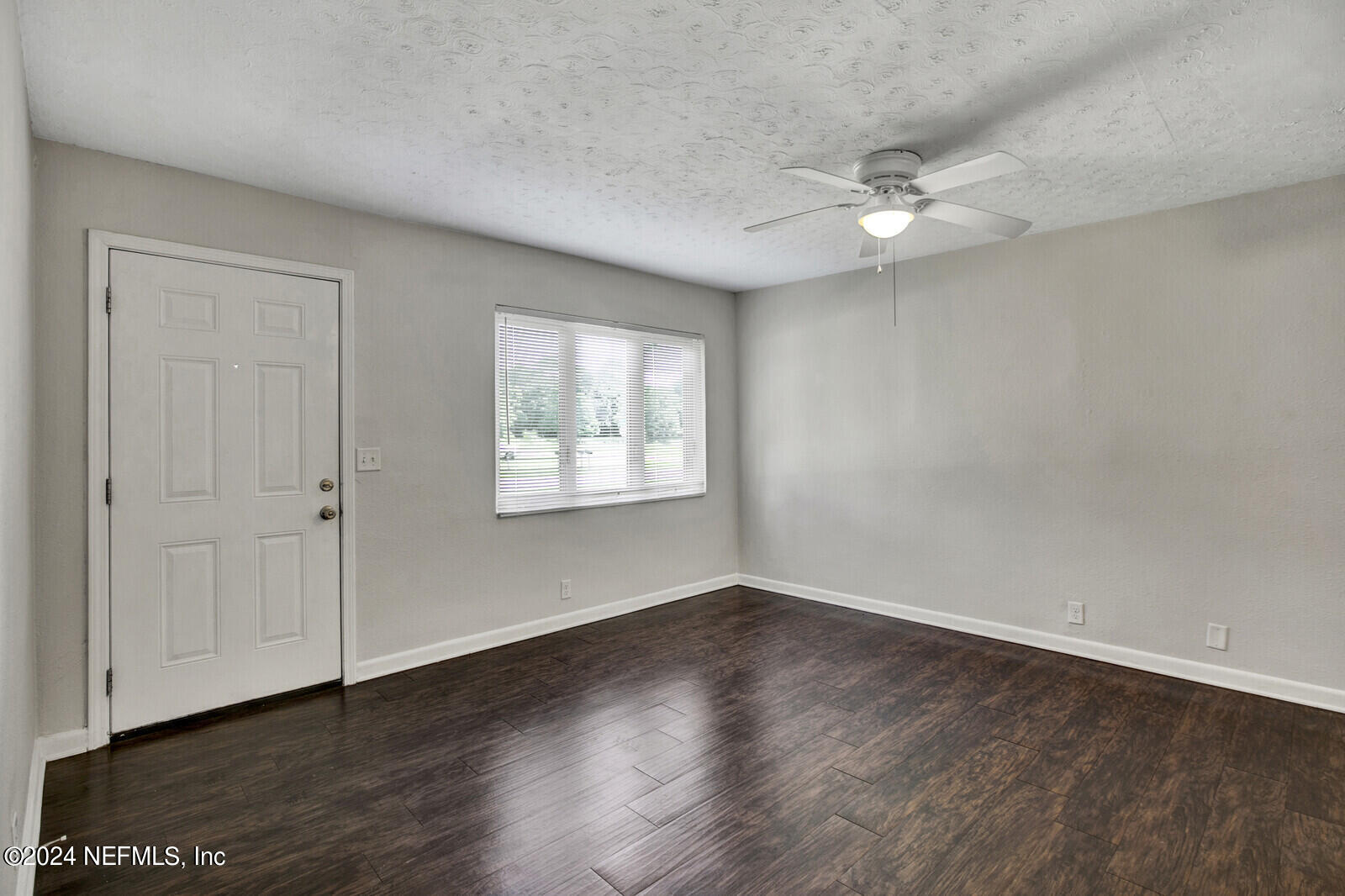 10618 Lone Star Road Jacksonville, FL 32225 - Photo 7 of 26 Living Area