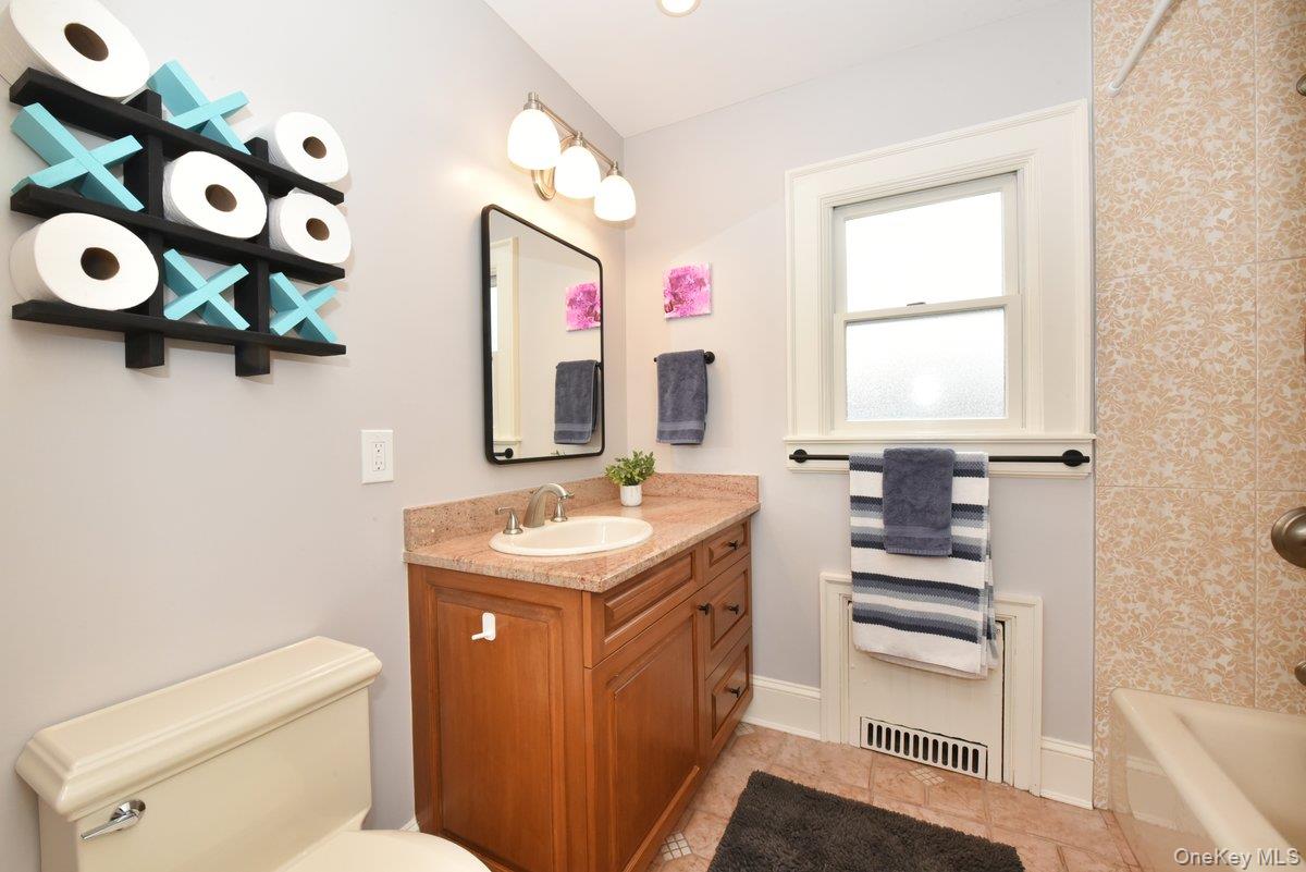 62 Hudson Road Floral Park, NY 11001 - Photo 27 of 32