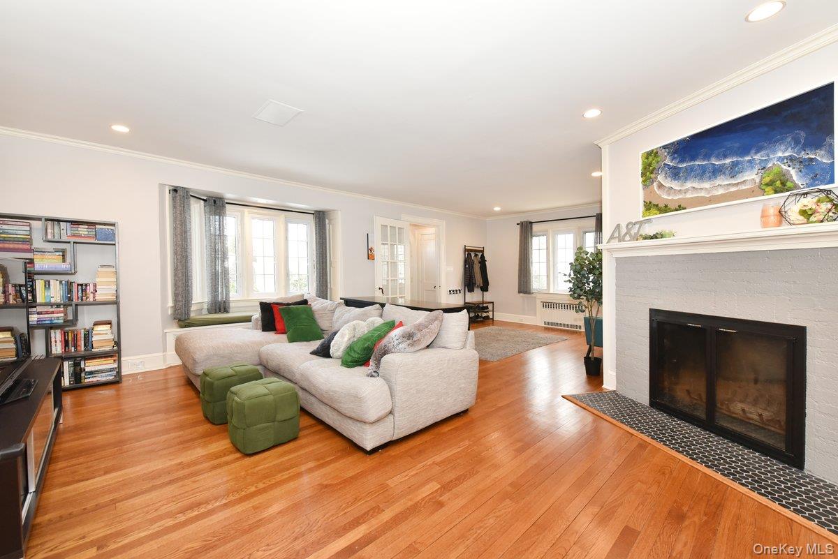 62 Hudson Road Floral Park, NY 11001 - Photo 8 of 32