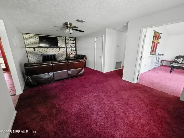 a view of livingroom with furniture