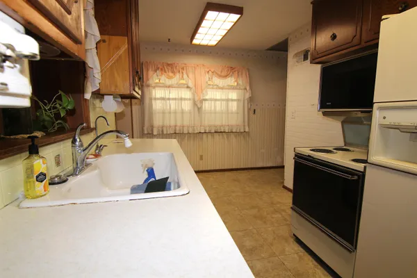 $117,000 | 215 E Springdale St, Derby, KS 67037