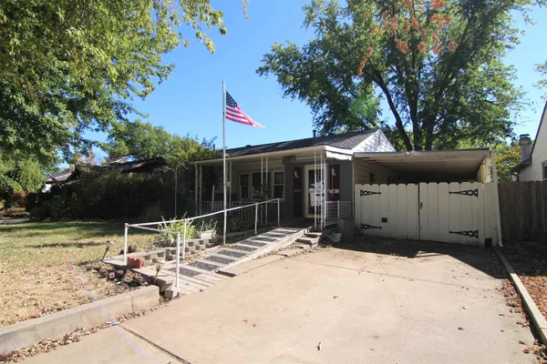$117,000 | 215 E Springdale St, Derby, KS 67037