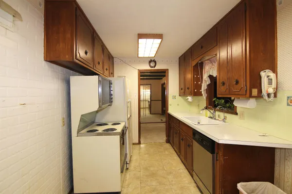 $117,000 | 215 E Springdale St, Derby, KS 67037