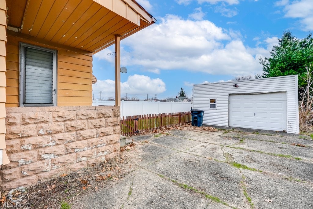 851 Ranney Street Akron, OH 44310 - Photo 27 of 30 View of garage