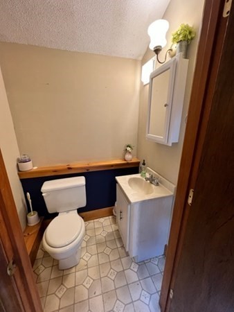 92 Webber Road Brookfield, MA 01506 - Photo 24 of 36