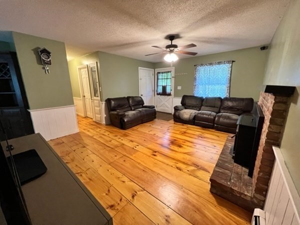 92 Webber Road Brookfield, MA 01506 - Photo 3 of 36