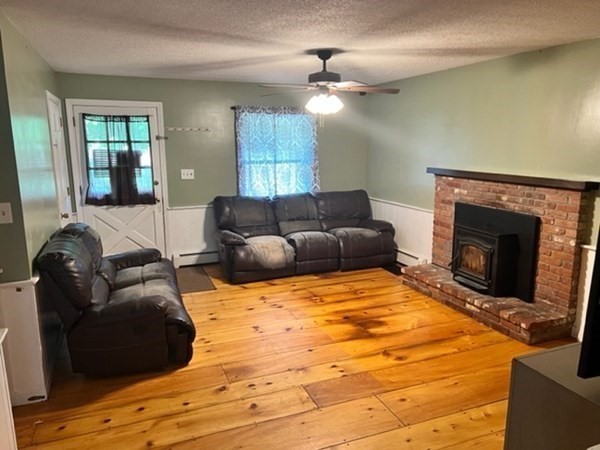 92 Webber Road Brookfield, MA 01506 - Photo 4 of 36