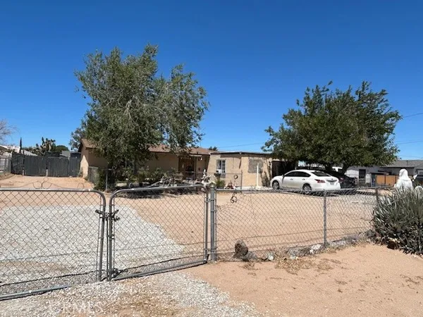 a view of street with a yard