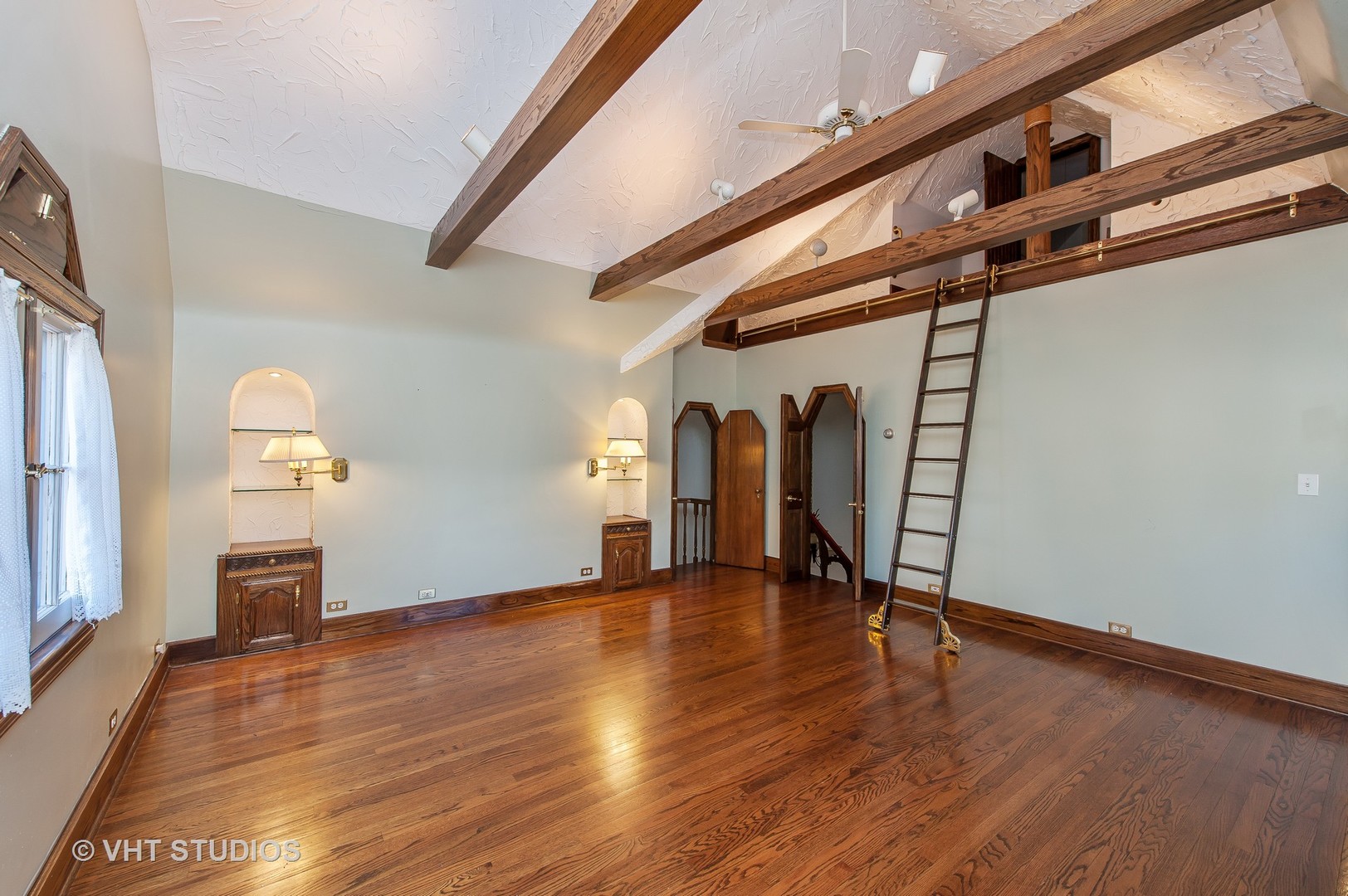 1487 Tower Road Winnetka, IL 60093 - Photo 10 of 21