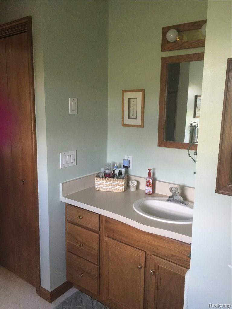 1130 South Washburn Road Davison, MI 48423 - Photo 20 of 23 Full bathroom