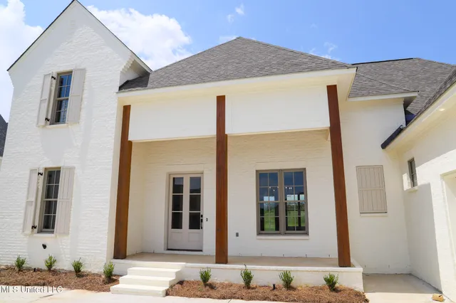 $642,000 | 129 Genoa Drive, Madison, MS 39110
