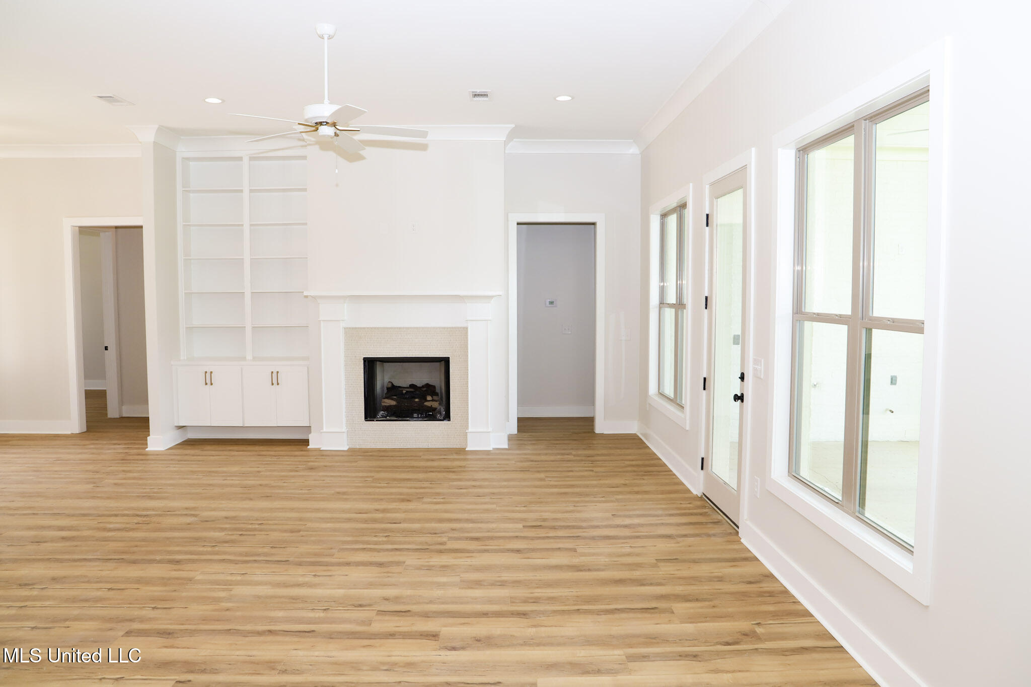 129 Genoa Drive Madison, MS 39110 - Photo 4 of 22 IMG_8036