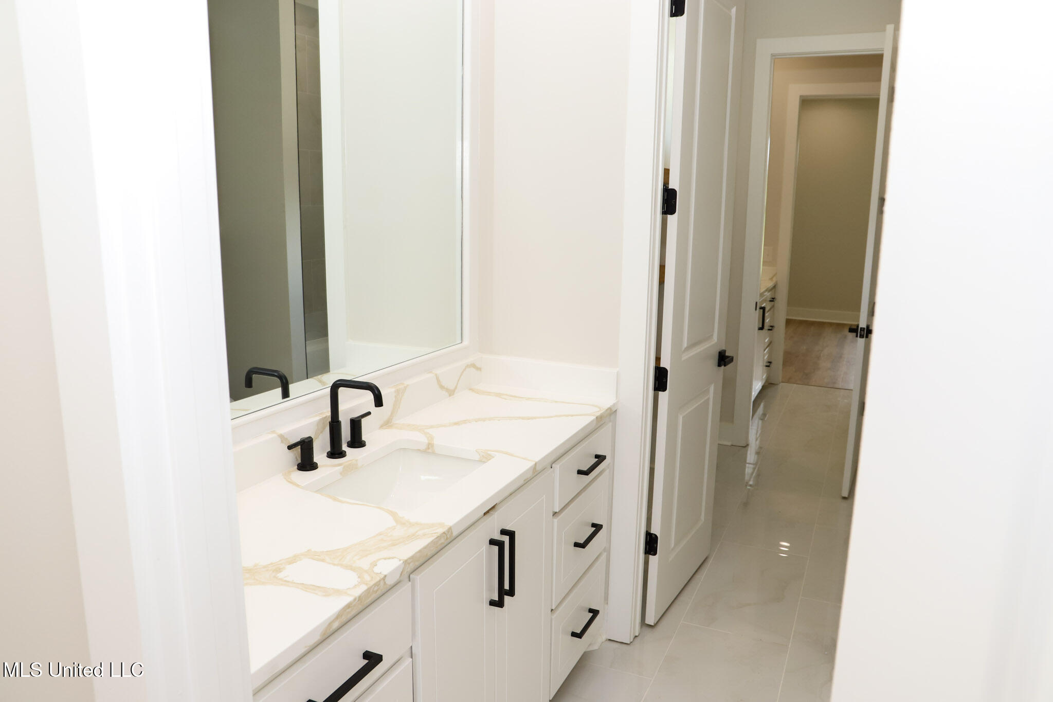 129 Genoa Drive Madison, MS 39110 - Photo 10 of 22 IMG_8043