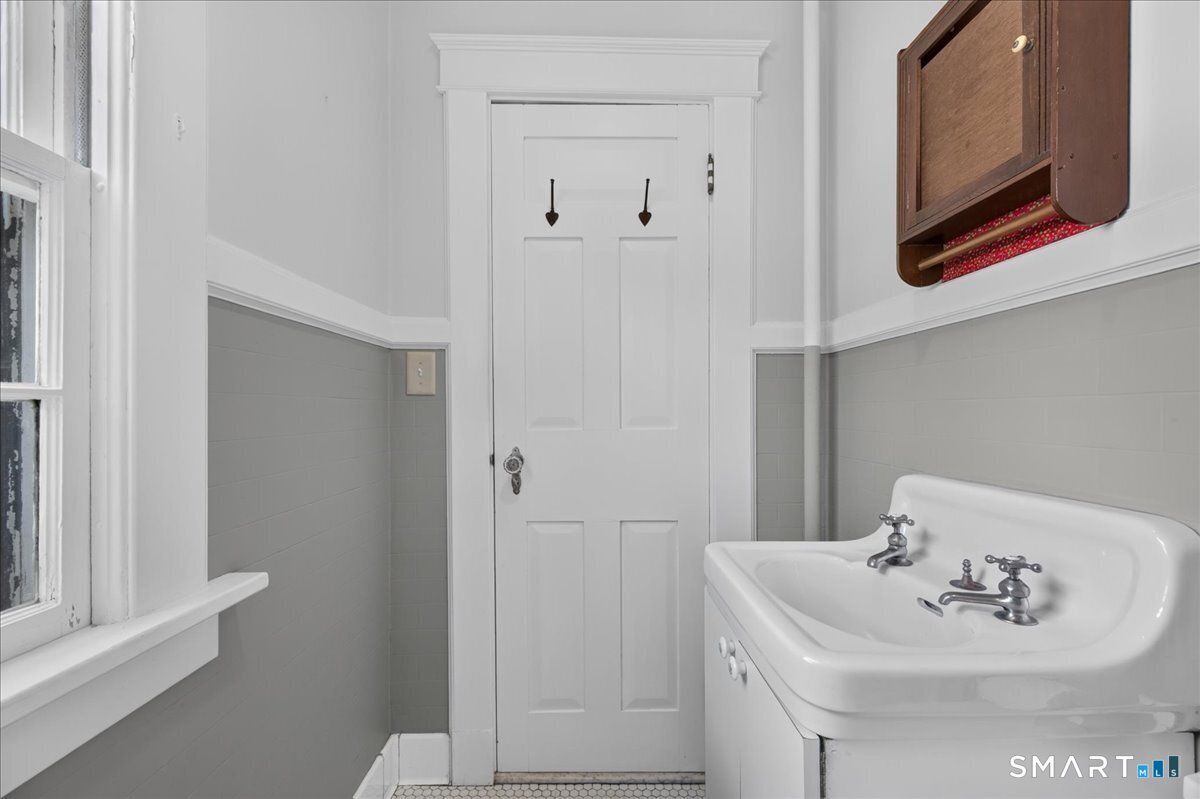 147 High Street Groton, CT 06355 - Photo 34 of 40 Gallery Image 34