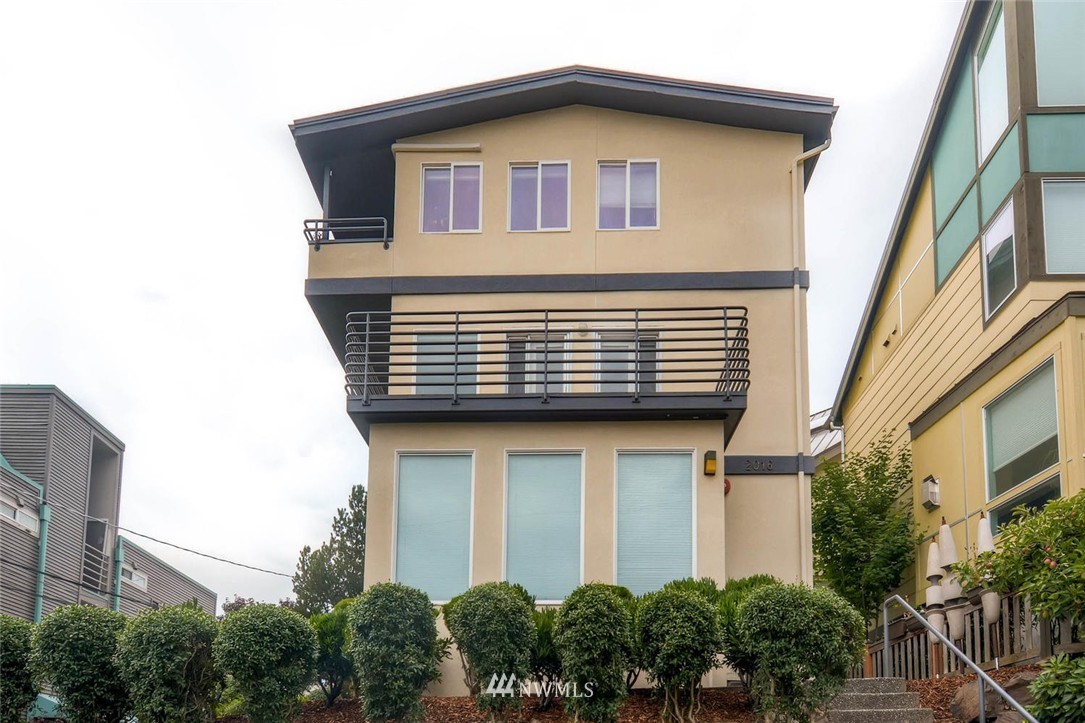 2016 North 78th Street, Unit 2 Seattle, WA 98103 - Photo 1 of 21 Gallery Image 1