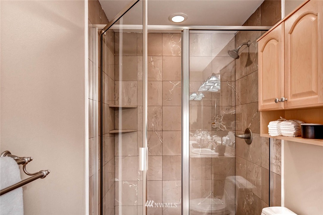 2016 North 78th Street, Unit 2 Seattle, WA 98103 - Photo 12 of 21 Gallery Image 12