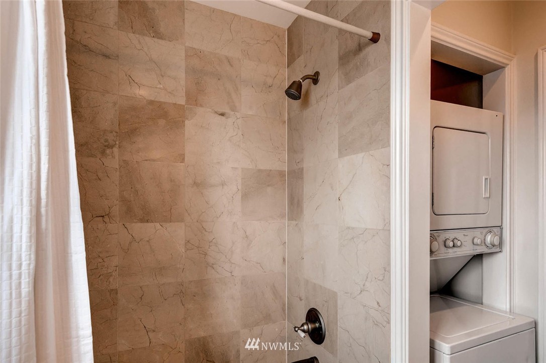 2016 North 78th Street, Unit 2 Seattle, WA 98103 - Photo 16 of 21 Gallery Image 16