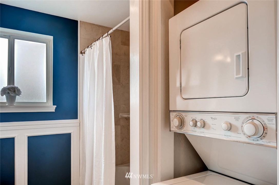 2016 North 78th Street, Unit 2 Seattle, WA 98103 - Photo 17 of 21 Gallery Image 17