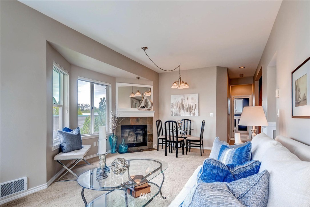 2016 North 78th Street, Unit 2 Seattle, WA 98103 - Photo 4 of 21 Gallery Image 4