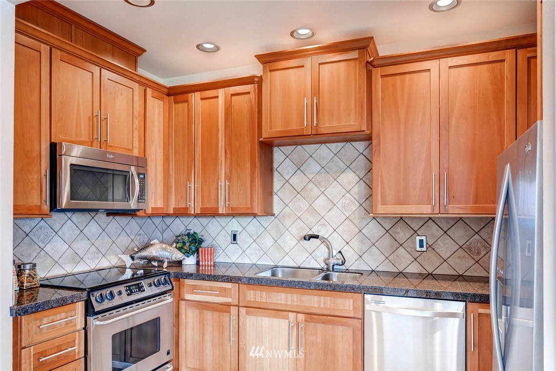 2016 North 78th Street, Unit 2 Seattle, WA 98103 - Photo 6 of 21 Gallery Image 6