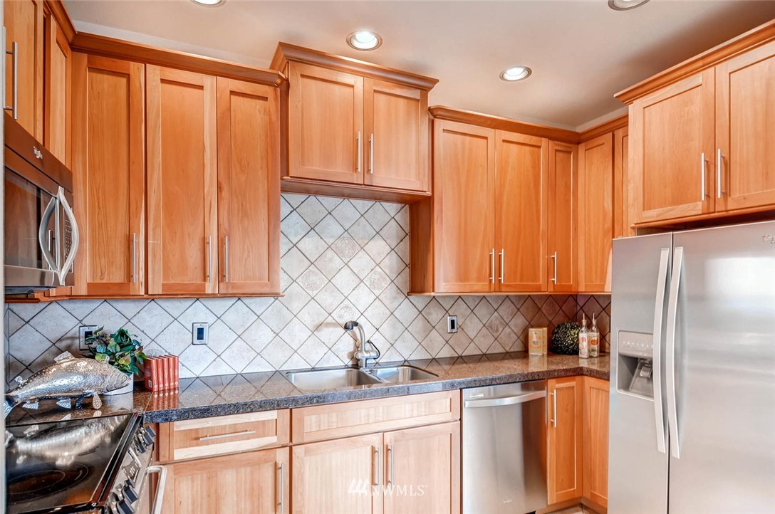 2016 North 78th Street, Unit 2 Seattle, WA 98103 - Photo 7 of 21 Gallery Image 7