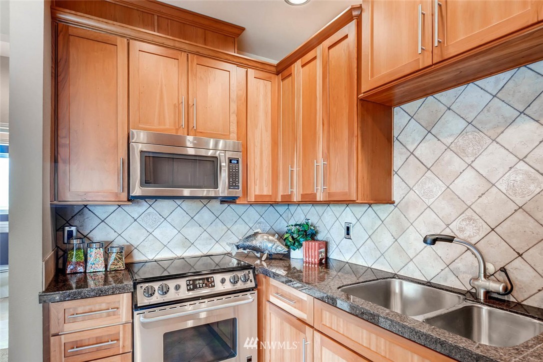 2016 North 78th Street, Unit 2 Seattle, WA 98103 - Photo 8 of 21 Gallery Image 8