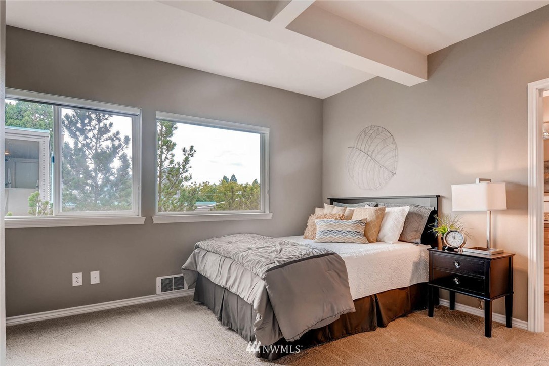 2016 North 78th Street, Unit 2 Seattle, WA 98103 - Photo 9 of 21 Gallery Image 9