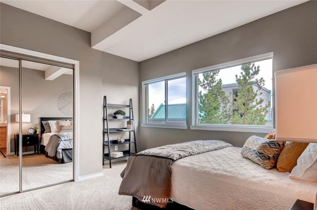 2016 North 78th Street, Unit 2 Seattle, WA 98103 - Photo 10 of 21 Gallery Image 10