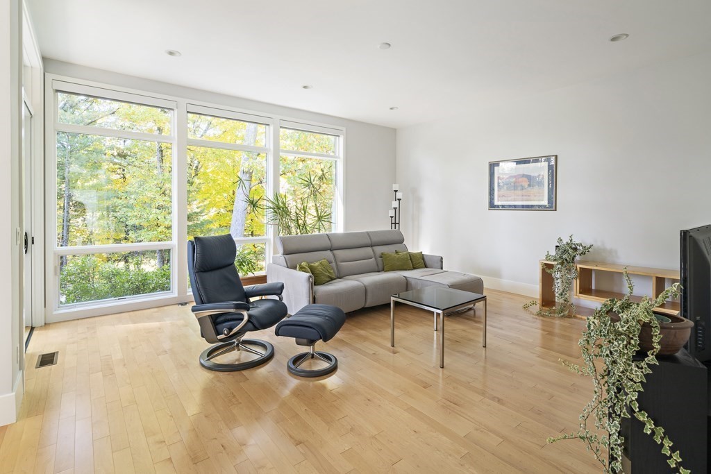 58 Weston Road Lincoln, MA 01773 - Photo 22 of 42 Gallery Image 22