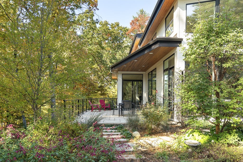 58 Weston Road Lincoln, MA 01773 - Photo 5 of 42 Gallery Image 5