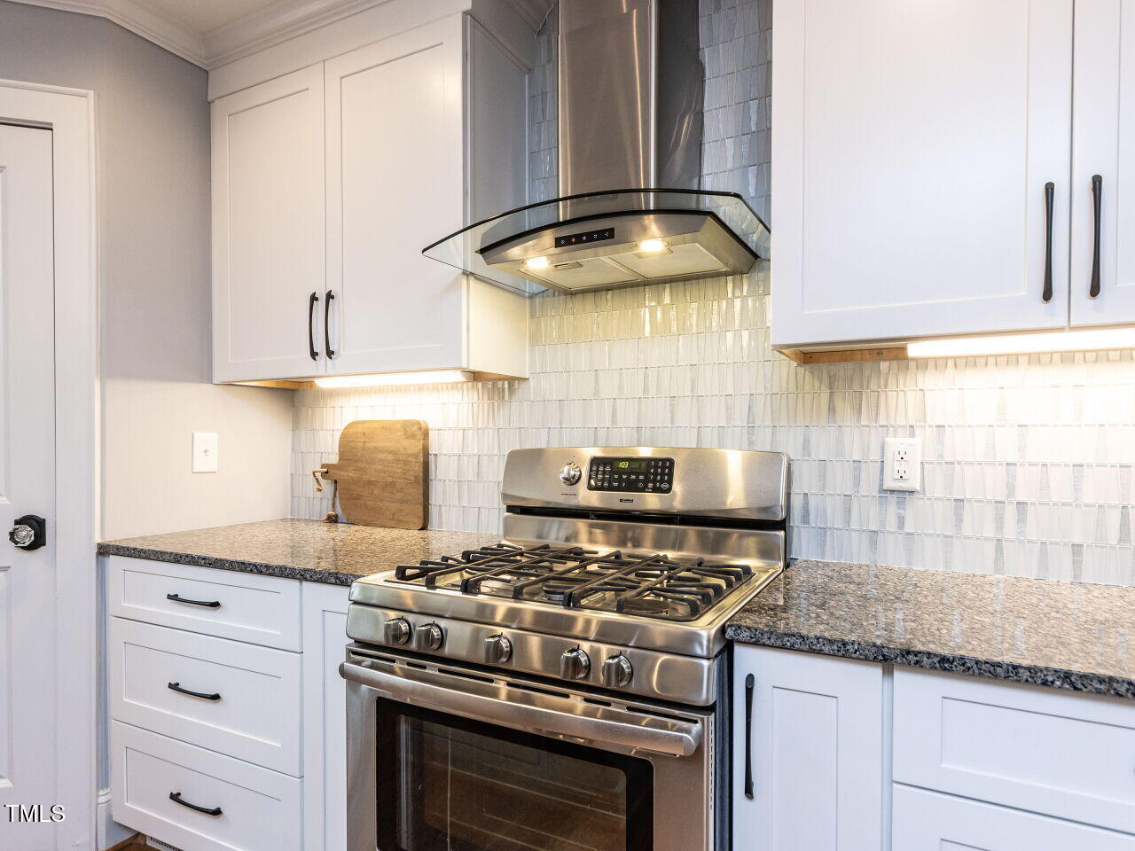 323 Morrison Avenue Raleigh, NC 27608 - Photo 11 of 98 011-1280x960-kitchen