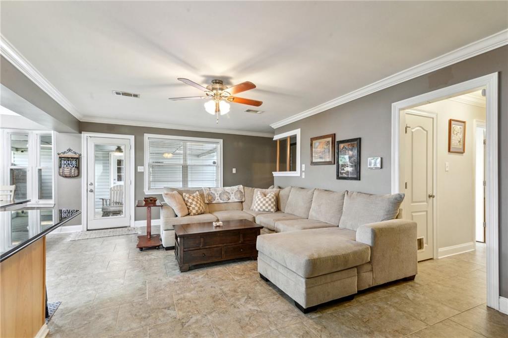448 Lynnmeade Road Gretna, LA 70056 - Photo 4 of 25 Gallery Image 4