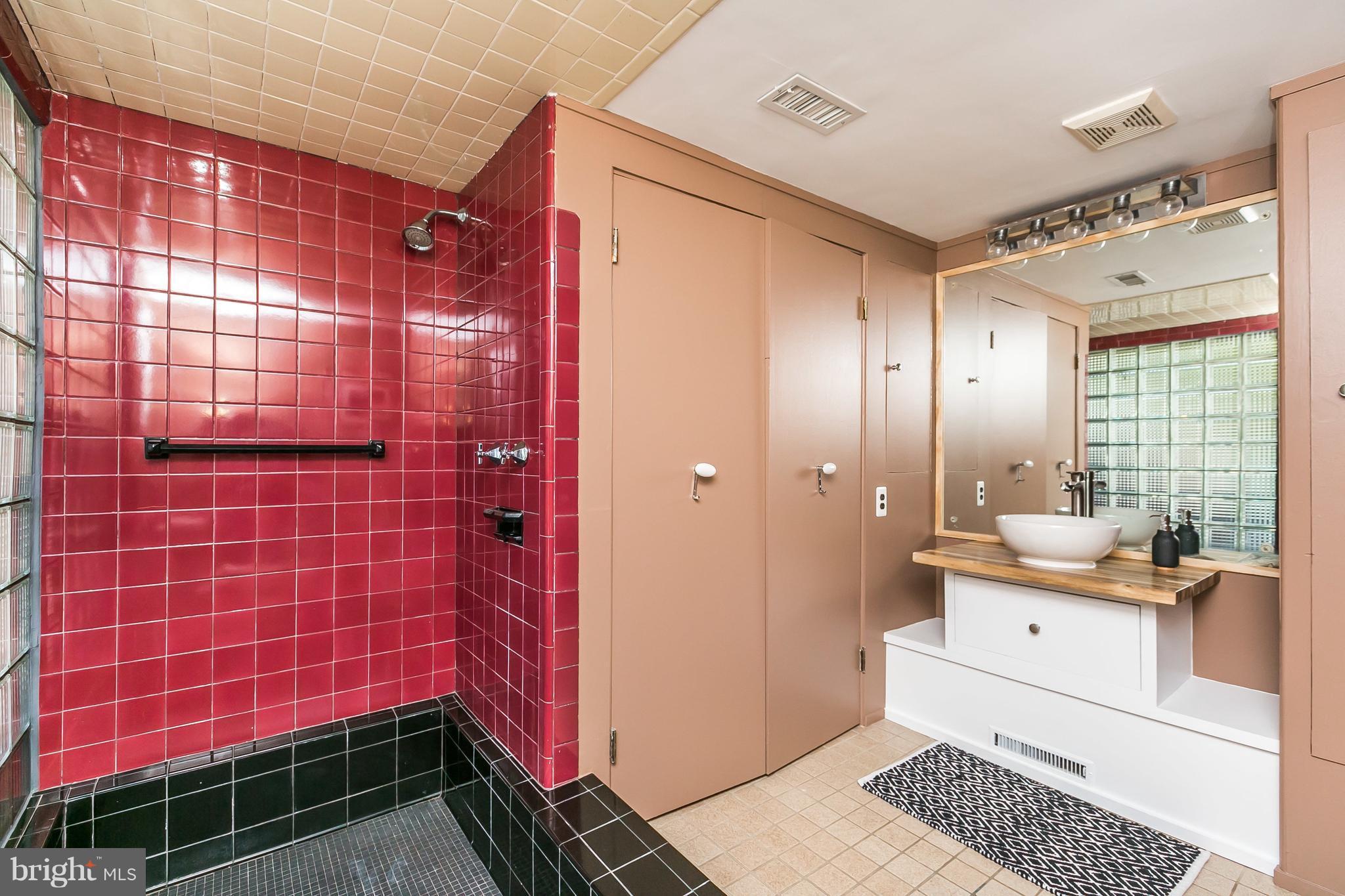 2309 Crest Road Baltimore, MD 21209 - Photo 18 of 30 Bath