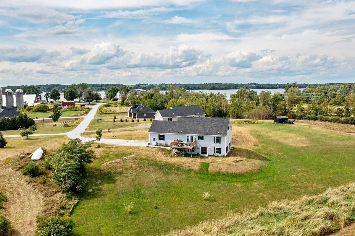 5 Tylers Way Swanton, VT 05488 - Photo 3 of 52