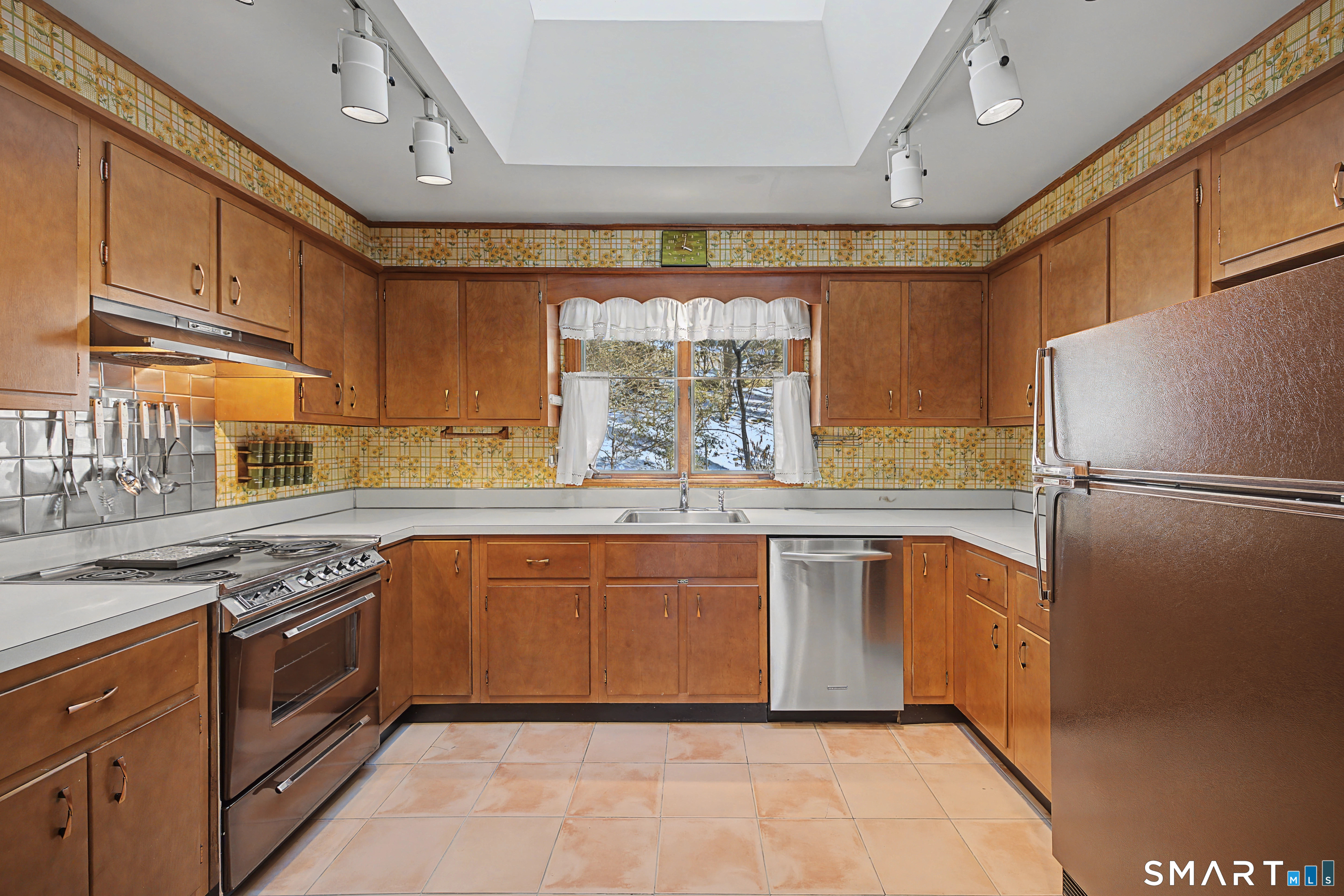 32 Ferris Estates Road New Milford, CT 06776 - Photo 6 of 40